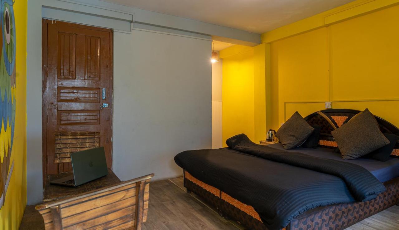 Whoopers Hostel Tosh Luaran gambar