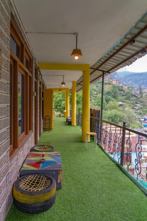 Whoopers Hostel Tosh Luaran gambar