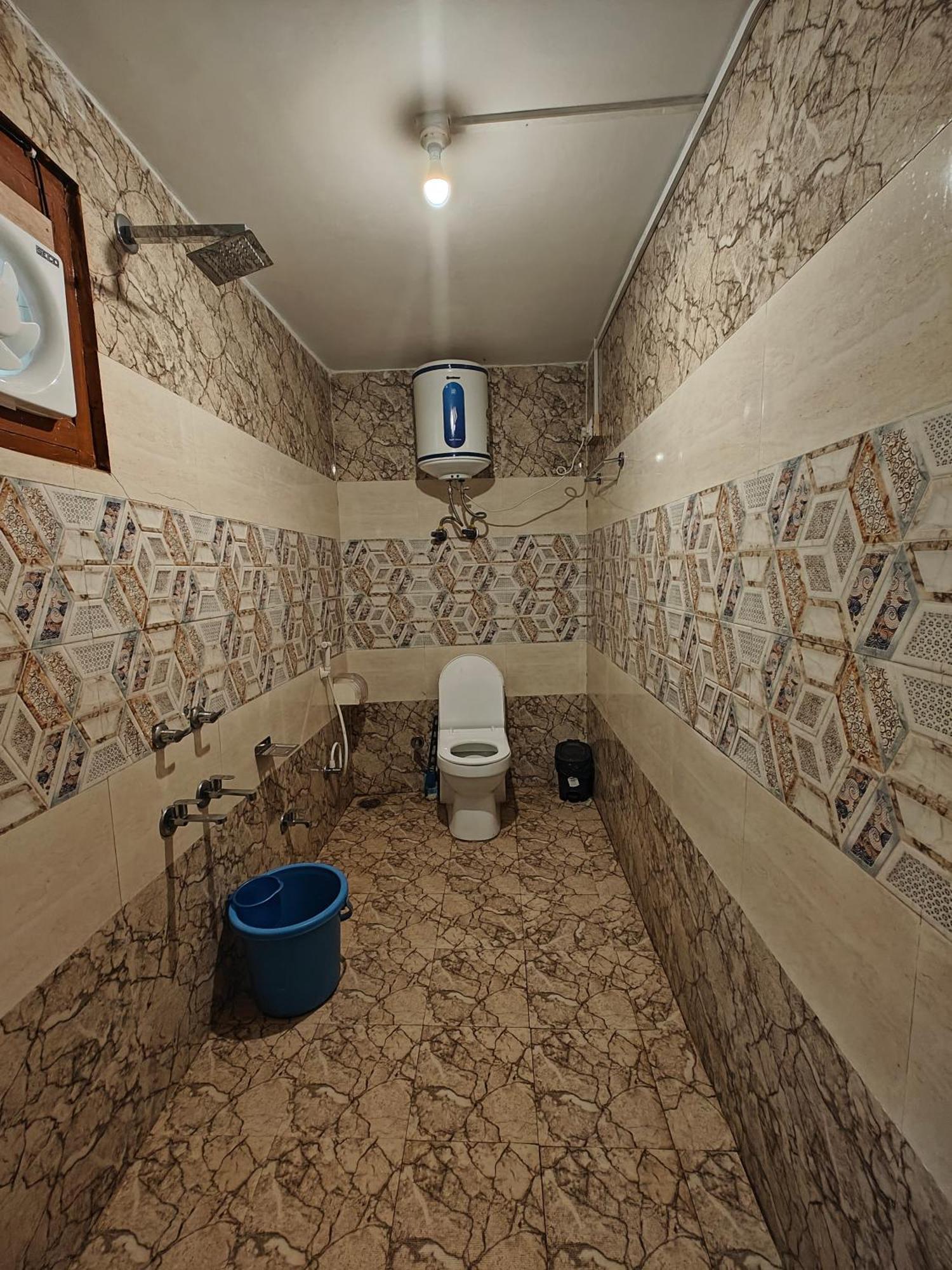 Whoopers Hostel Tosh Luaran gambar